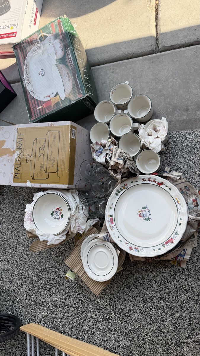 Pfalzgraff Snow Village Christmas Dinnerware Set - Bowls, Plates, Cups, Glasses - Holiday Serveware