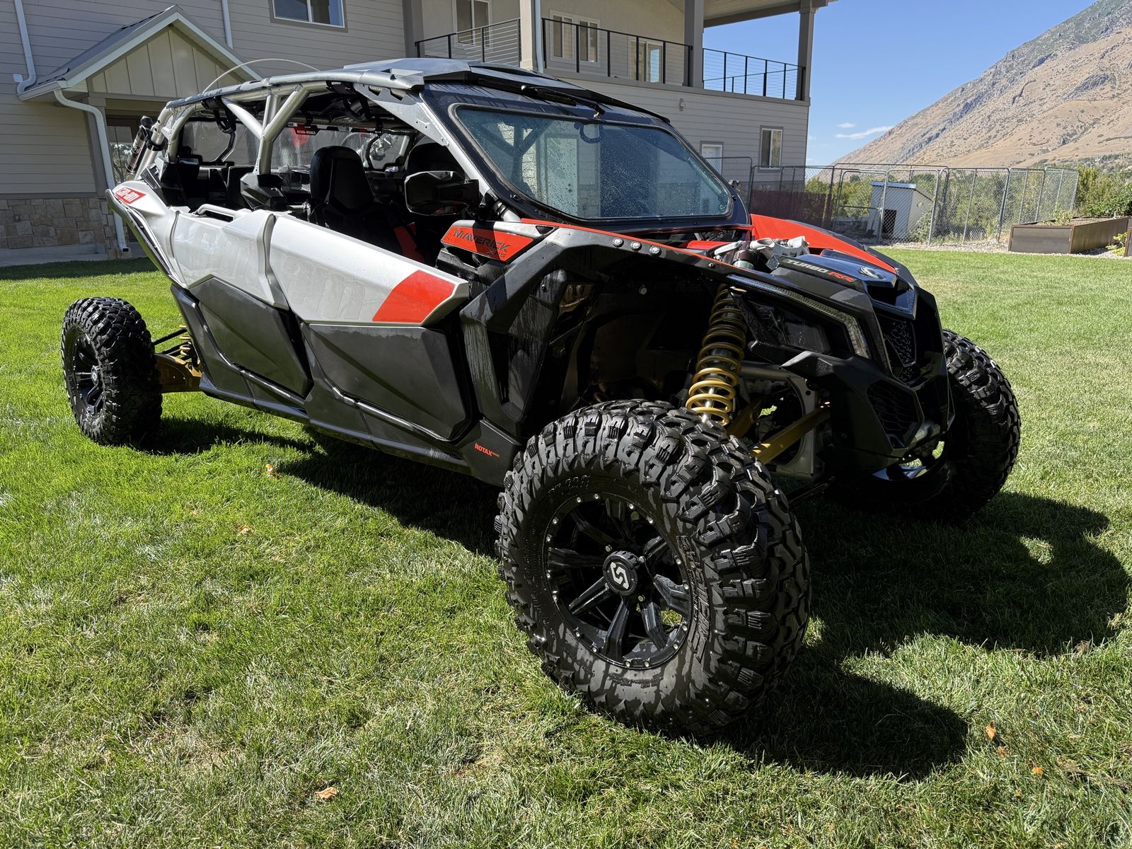 2020 Can-Am Maverick X3 MAX XRS Turbo RR — 72” — STREET LEGAL — 1,800 Mi