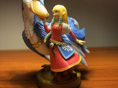 Legend of Zelda Skyward Sword Link & Loftwing Amiibo Figure, Nintendo Switch/Wii U/3DS Compatible