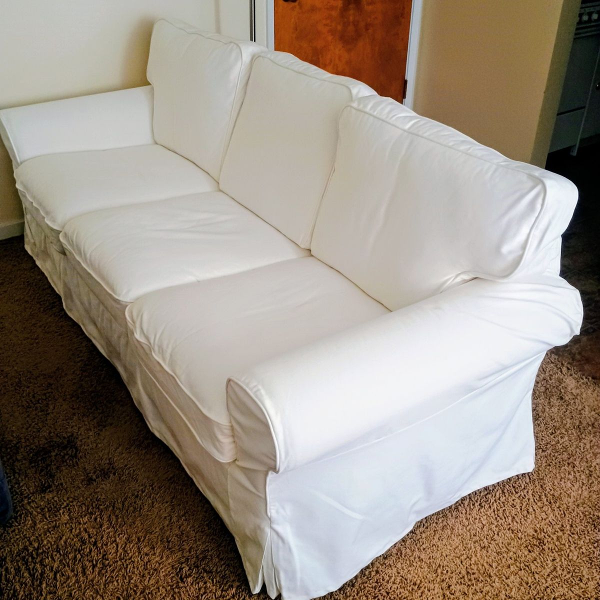 White Fabric Slipcovered 3-Cushion Sofa Couch