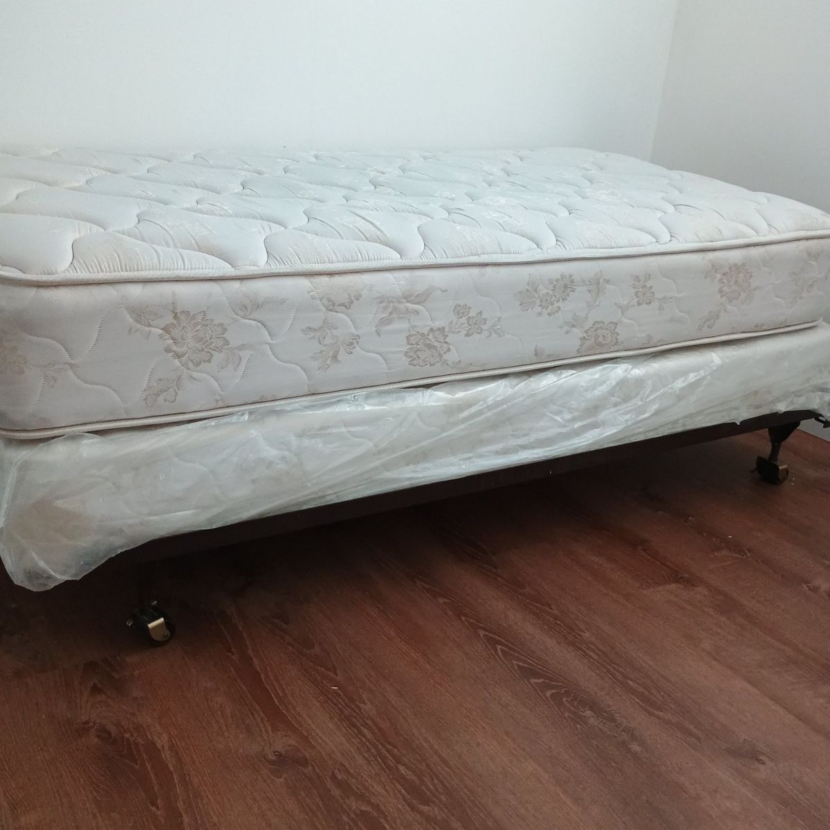 twin bed frame with mattress