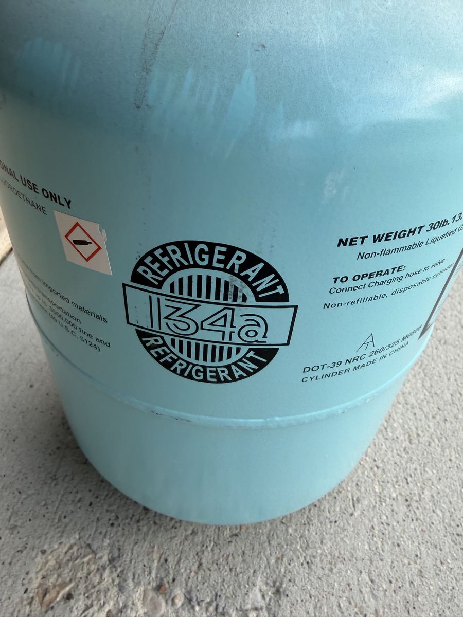 New R-134a Refrigerant 30lb Non-Flammable Disposable Cylinder