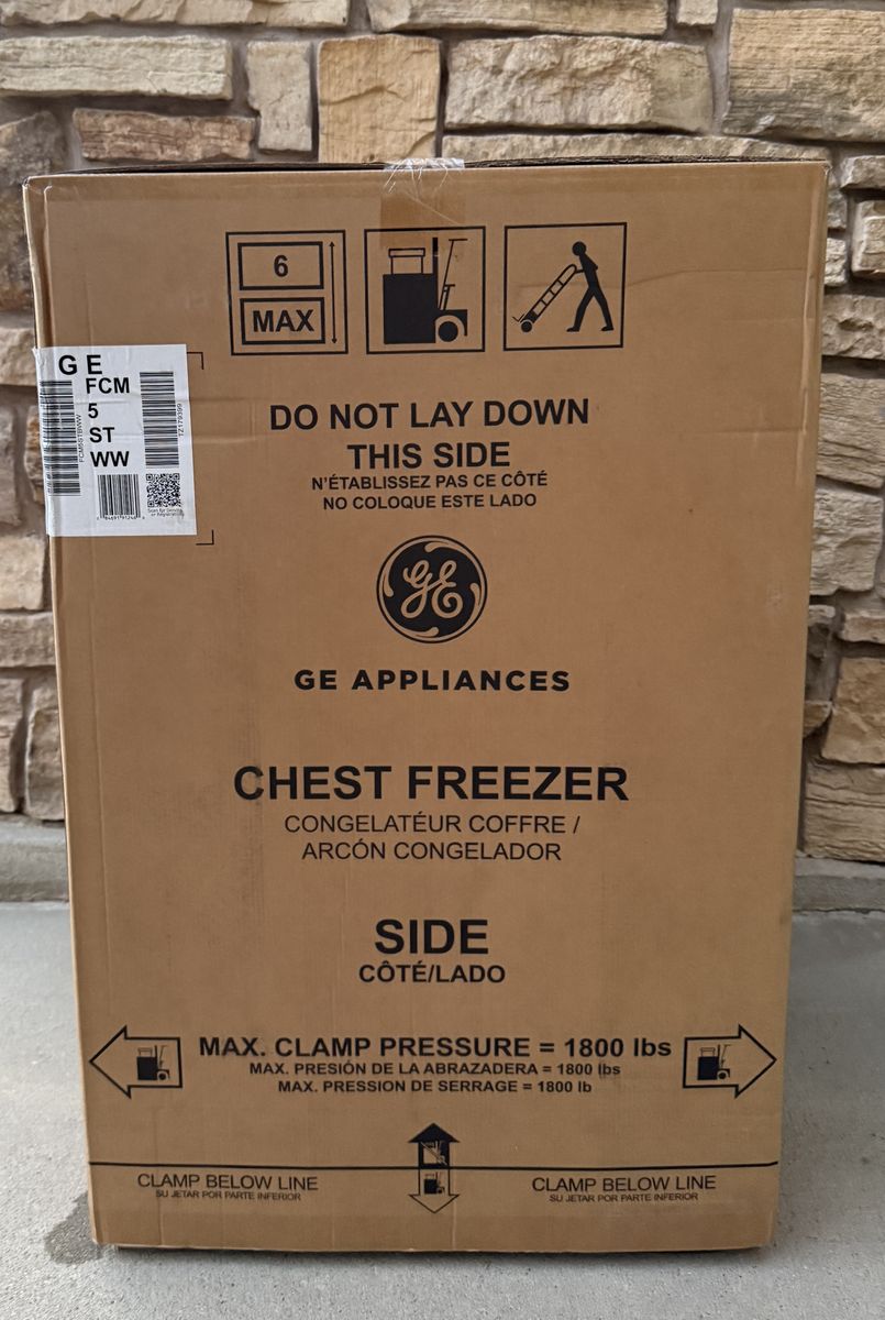 NEW GE Garage Ready 5.1 cu. ft. Manual Defrost Chest Freezer