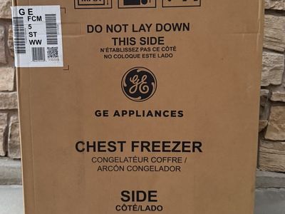 NEW GE Garage Ready 5.1 cu. ft. Manual Defrost Chest Freezer