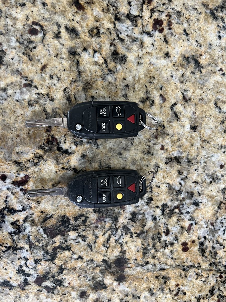 2007 VOLVO XC70 Base