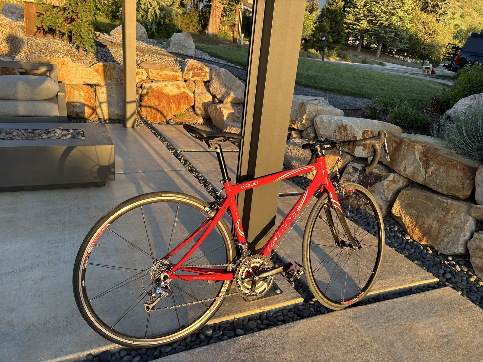 Giant OCR2 Road Bike – Shimano 105.   Size SMALL