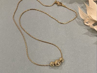 Minimalist Style Dainty Golden Bead Necklace