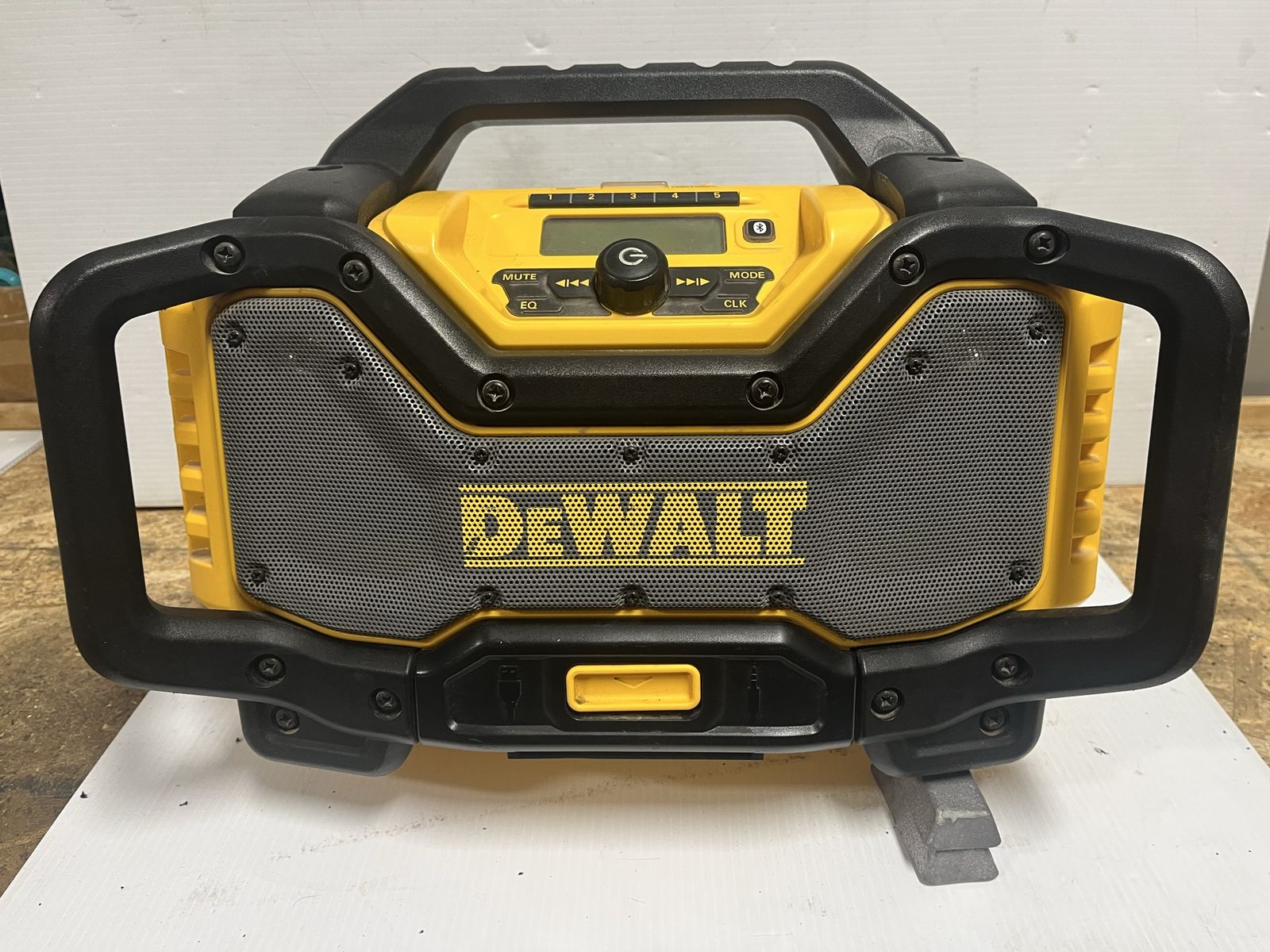 Dewalt radio/charger