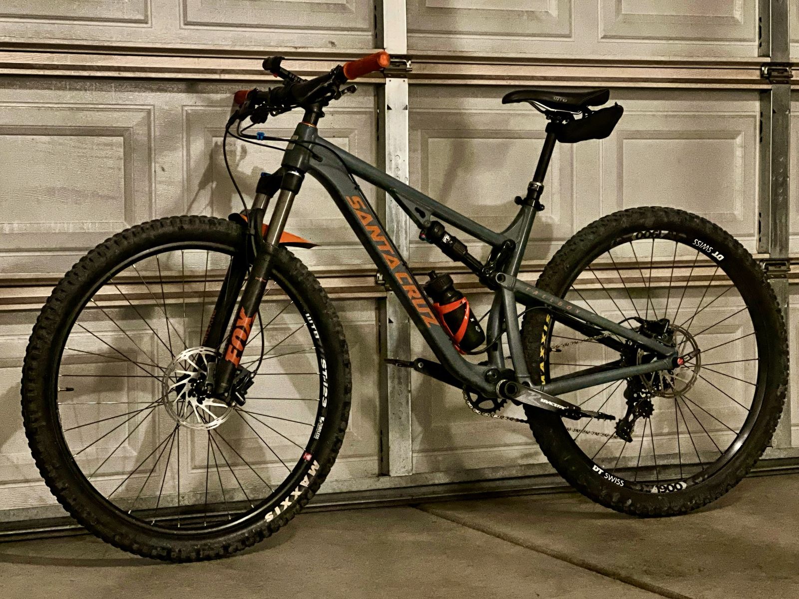 Santa Cruz Tallboy Mountain Bike - Full Suspension, Fox Fork, DT Swiss Wheels