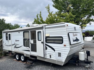 27 FT Komfort rear bedroom trailer