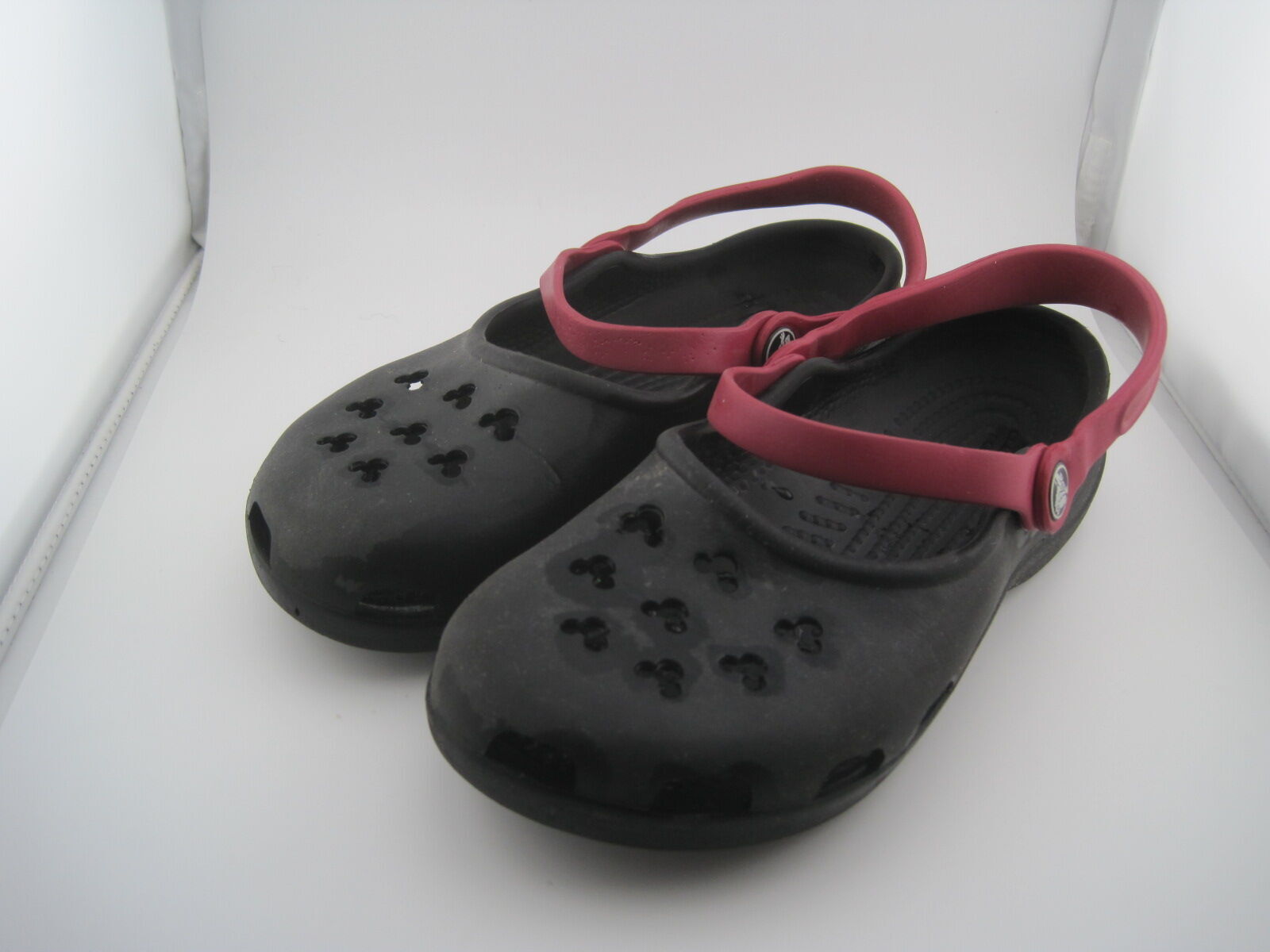 Crocs Classic Clog Mickey Mouse Black Red Slip On Sandals Comfort Women's Size 7