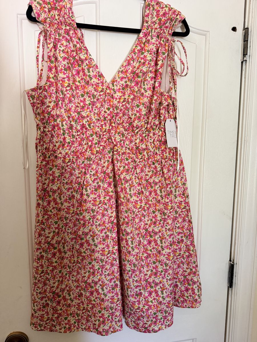 New. Time and Tru Women's Floral V-Neck Mini Dress, Size L (12-14), NWT