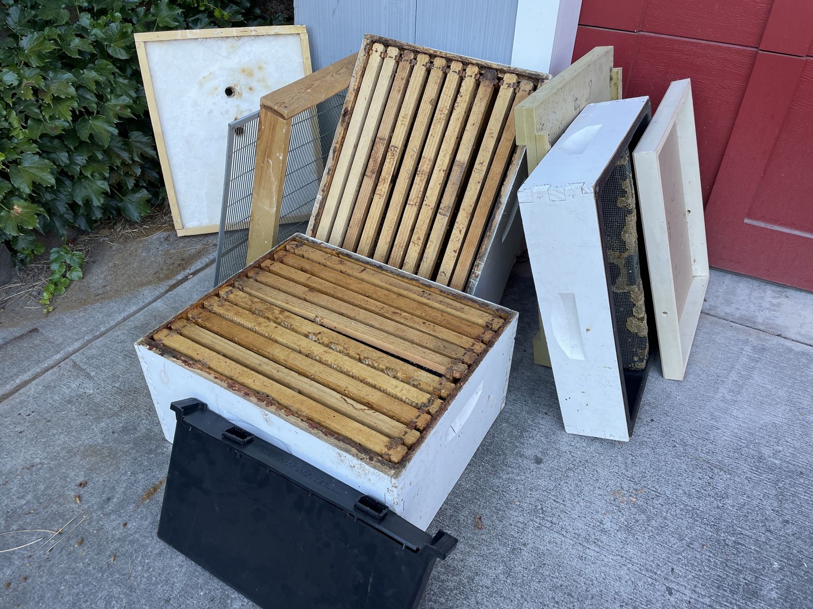Used Beekeeping Supplies: Boxes, Frames, Feeders, & Excluder - Complete Starter Kit