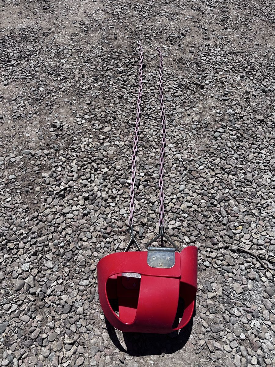 Bucket swing