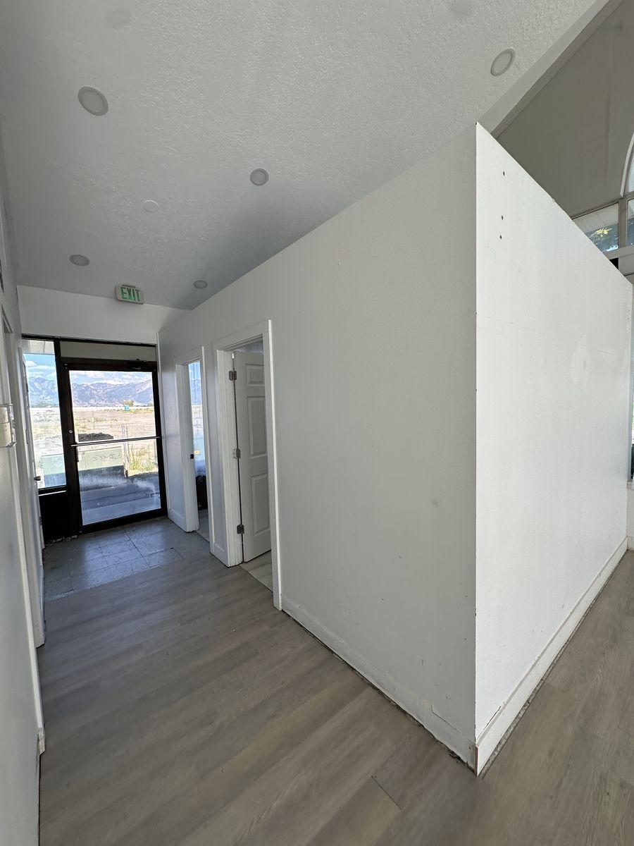 Main image 12