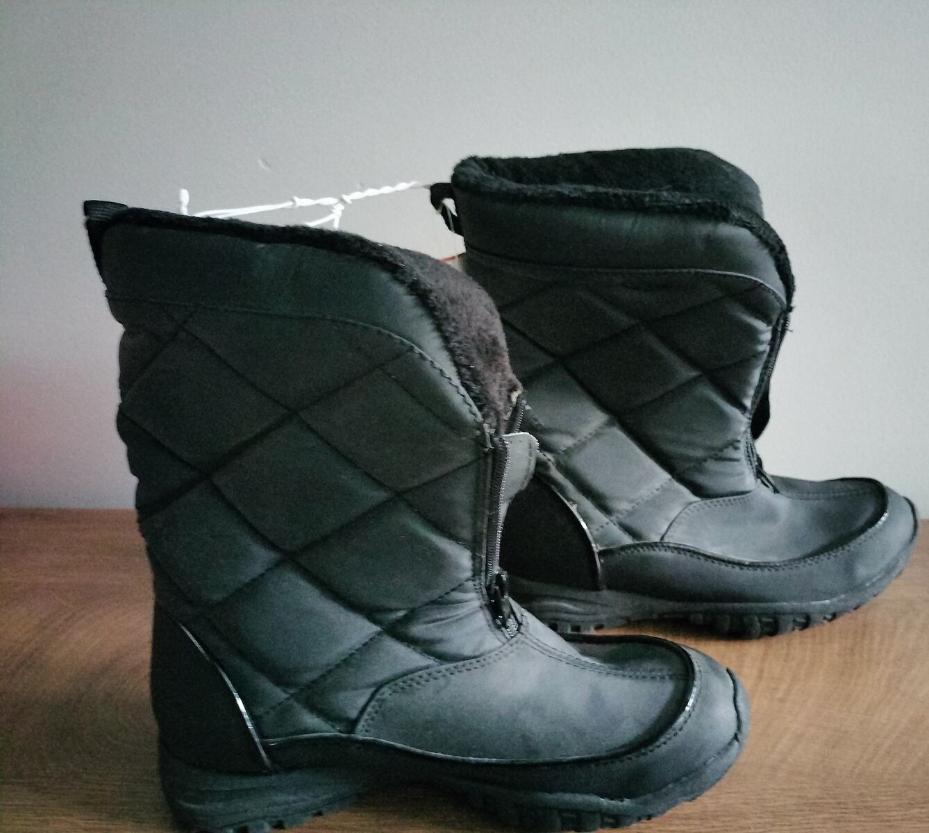 Girl's Fur Boot, Size 6