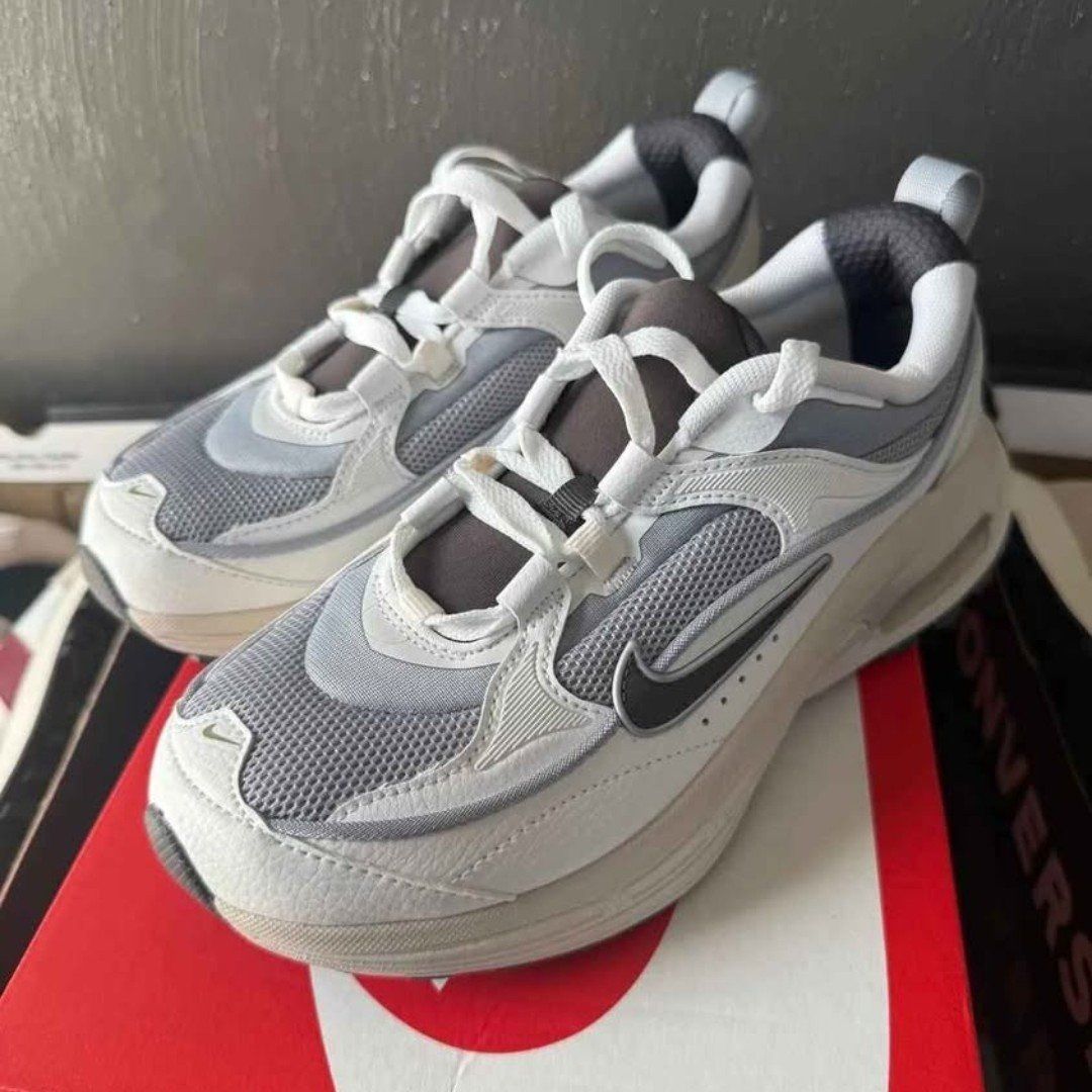 BRAND NEW NIKE AIR MAX BLISS