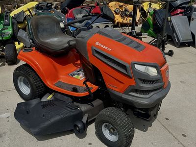 Husqvarna YTH 22V46 Riding Mower