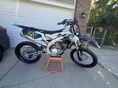 2021 Yamaha YZ250F Dirt Bike - only 32 hours! Ready for the Track, Excellent Condition