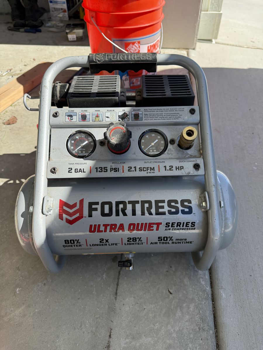 Fortress Ultra Quiet 2-Gallon Air Compressor – 135 PSI – Like New