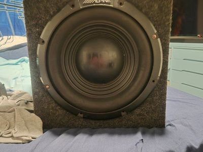 12inch alpine sub box and amp