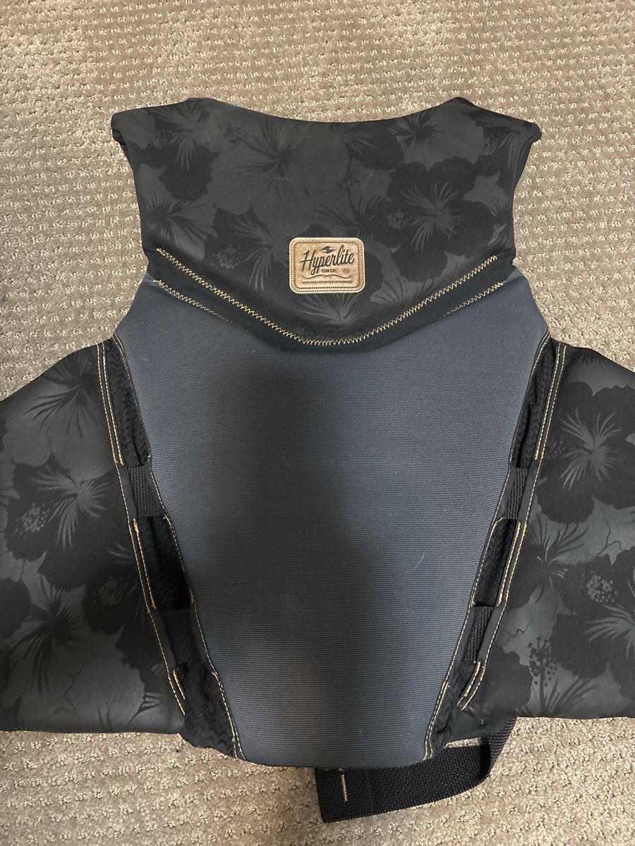 Hyperlite Men's XL Black Floral Life Vest - Very Good Condition