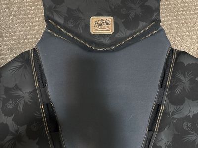 Hyperlite Men's XL Black Floral Life Vest - Very Good Condition