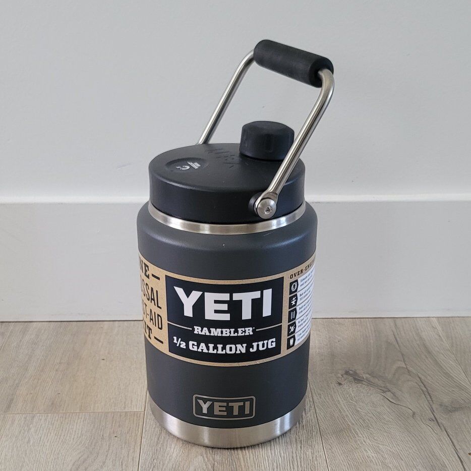 New- YETI 1/2 Gallon Rambler Jug