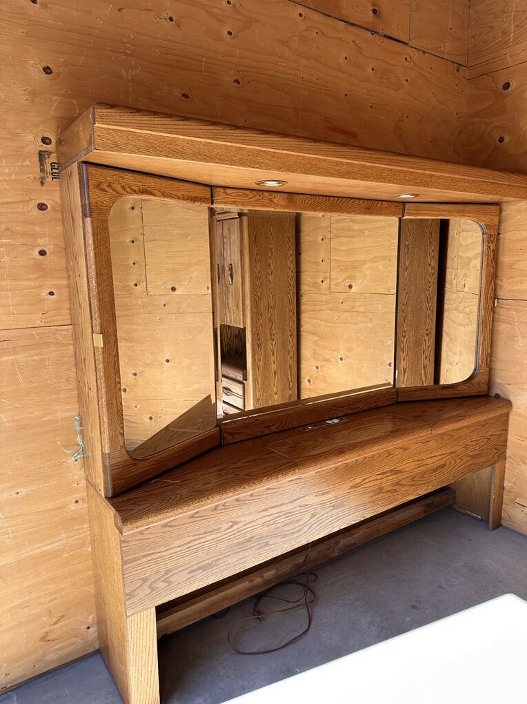 Solid Oak Tri-Fold Lighted Vanity / Hutch