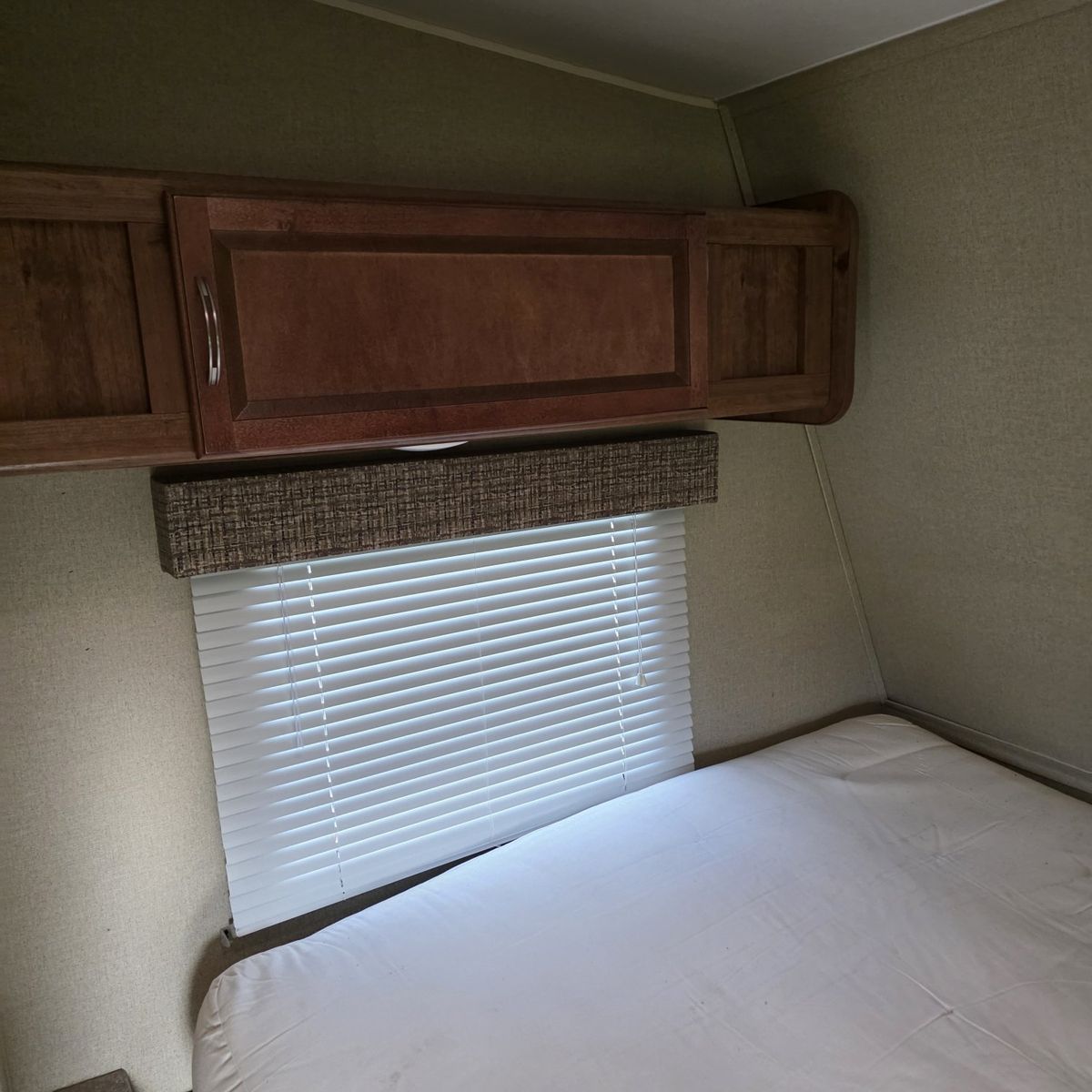 Main image 6