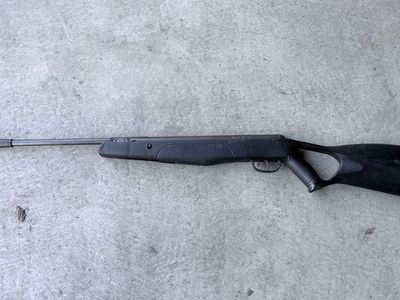 Crosman F4 Nitro Piston .177 Cal Break-Barrel Air Rifle with Pellets - Excellent for Plinking/Pest Control