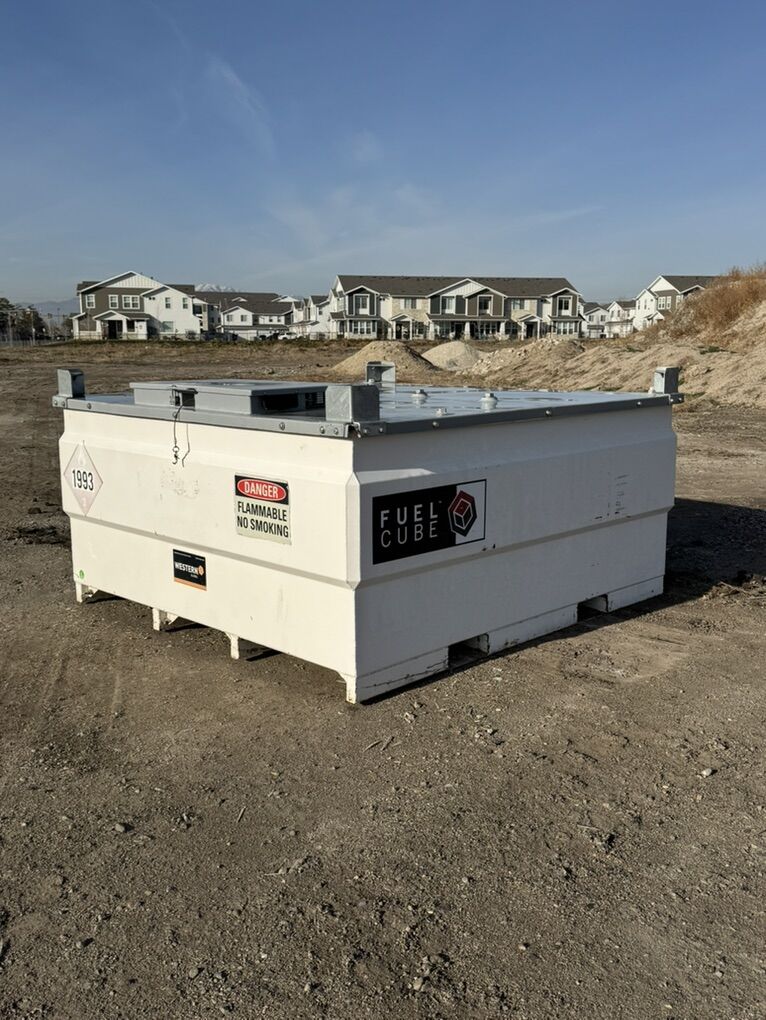 1000 gallon fuel cube storage tank