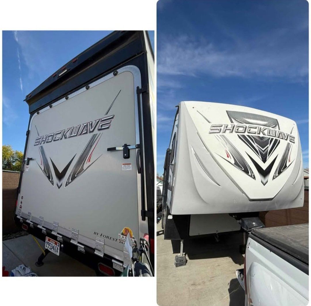2020 Forest River Shockwave
32FWGDX Toy Hauler
