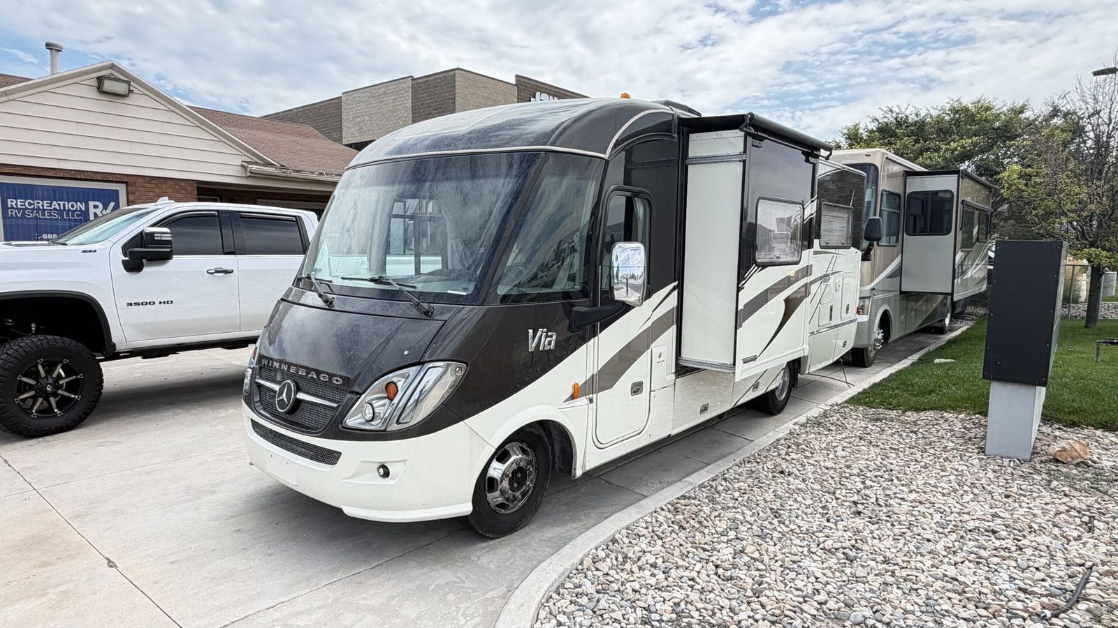 2015 Winnebago VIA 25T Diesel with Slides