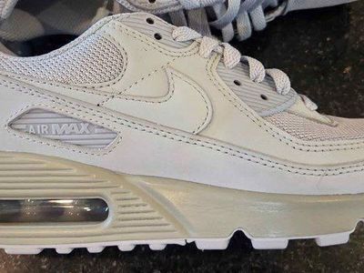 Nike Air Max 90