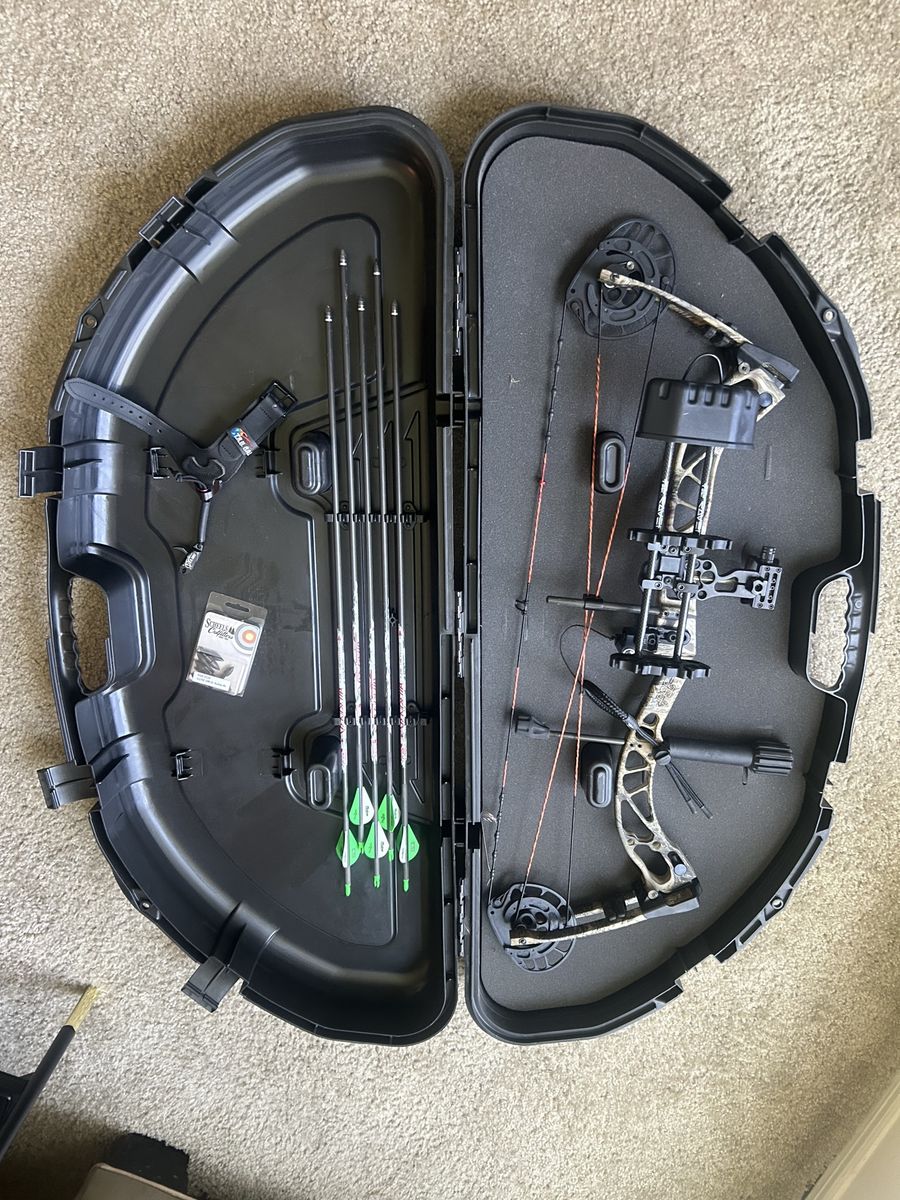 PSE Velocity Compound Bow with Case and Tru Ball release