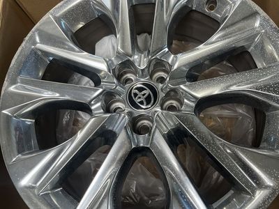 Toyota highlander OEM 20in rims