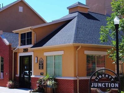 2 Beds 2 Baths Shared Apartment in Junction Way