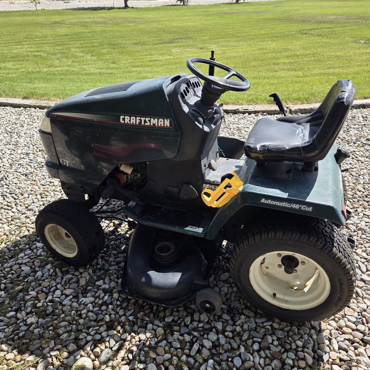 46" cut Craftsman Riding Mower