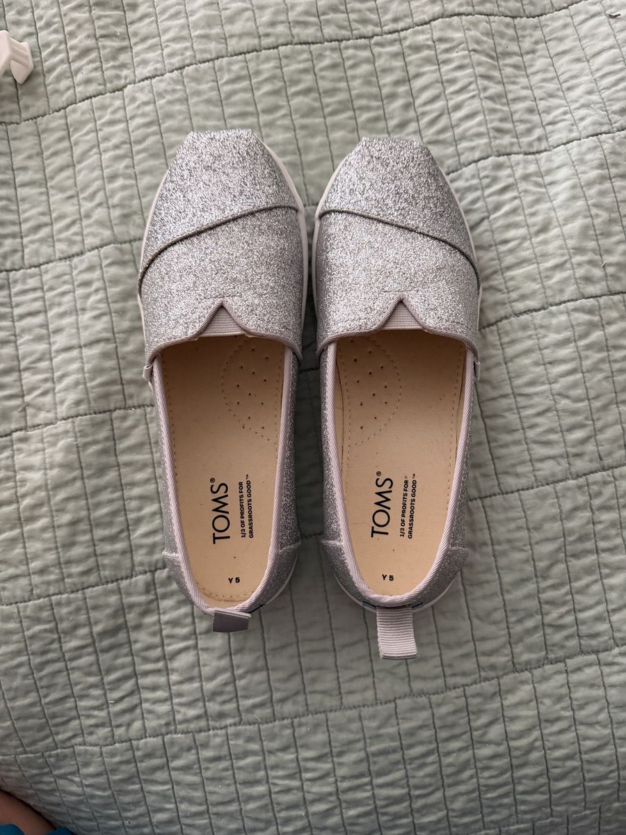 TOMS Silver Glitter Slip-On Shoes Youth Size 5 NEW