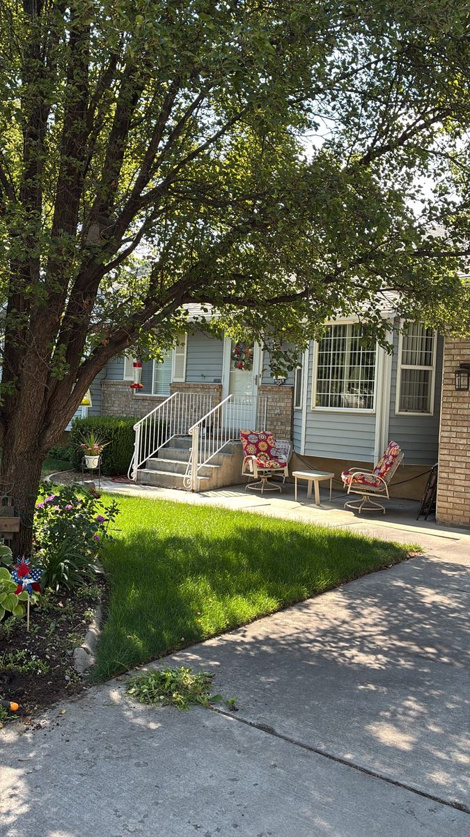 Spacious 2 Bed 1 Bath basement apartment 
