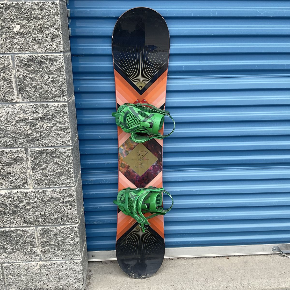 Rome SDS Snowboard with Green Ride Contraband Bindings - Used All-Mountain Snowboard