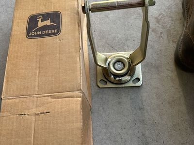 John Deere Caster