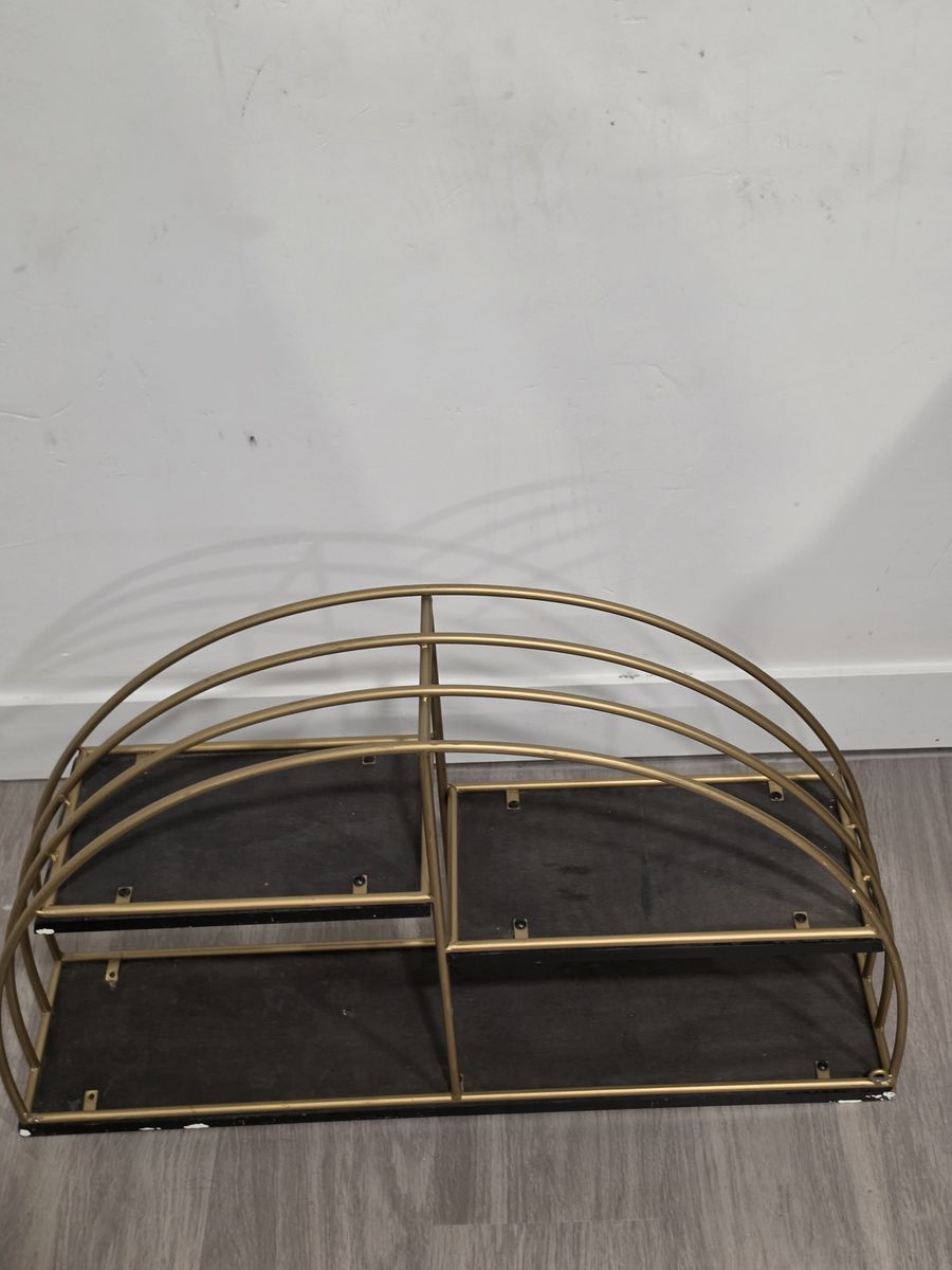 Decorative wall shelve