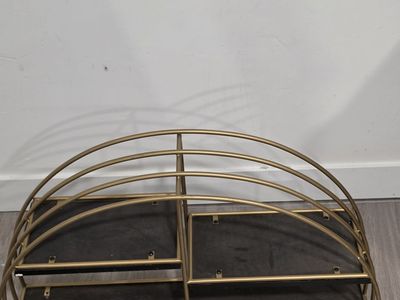 Decorative wall shelve