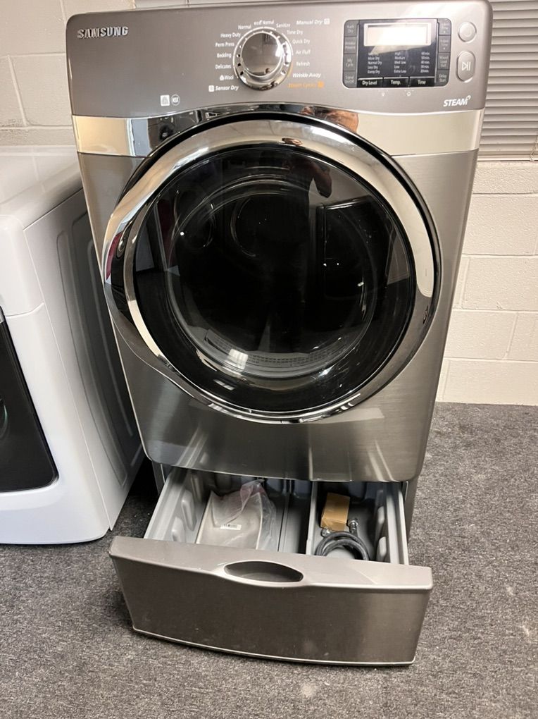 Samsung stainless Electric Dryer With Steam