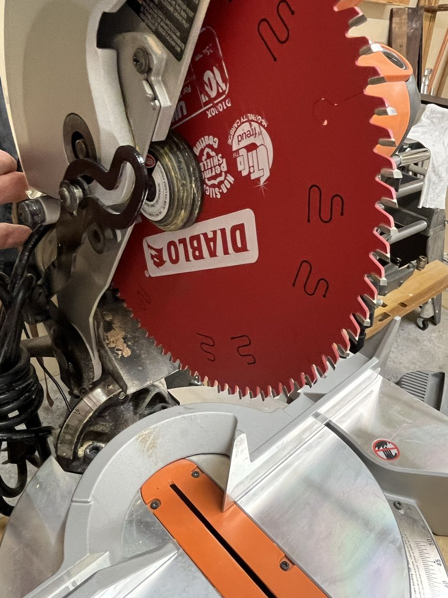 Ridgid 10-Inch Compound Miter Saw with Diablo Blade