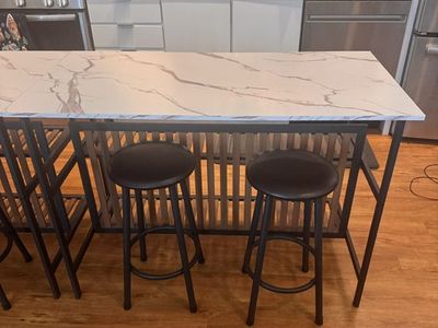 Kitchen Islands with Chairs