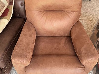 La-Z-boy rocker recliner ($500 new)