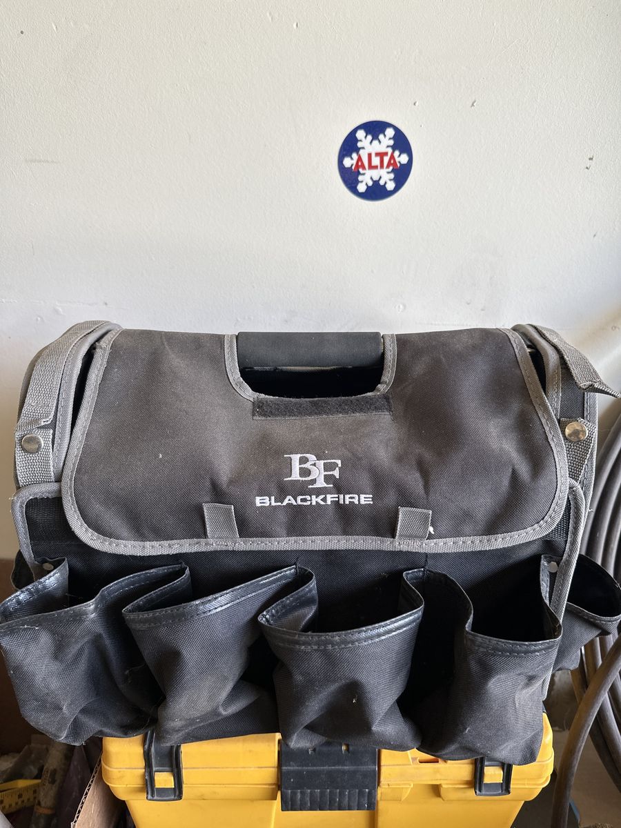 BLACKFIRE Detailer Tool Tote Bag - 17" Nylon Water-Resistant Multi-Compartment for Car Detailing